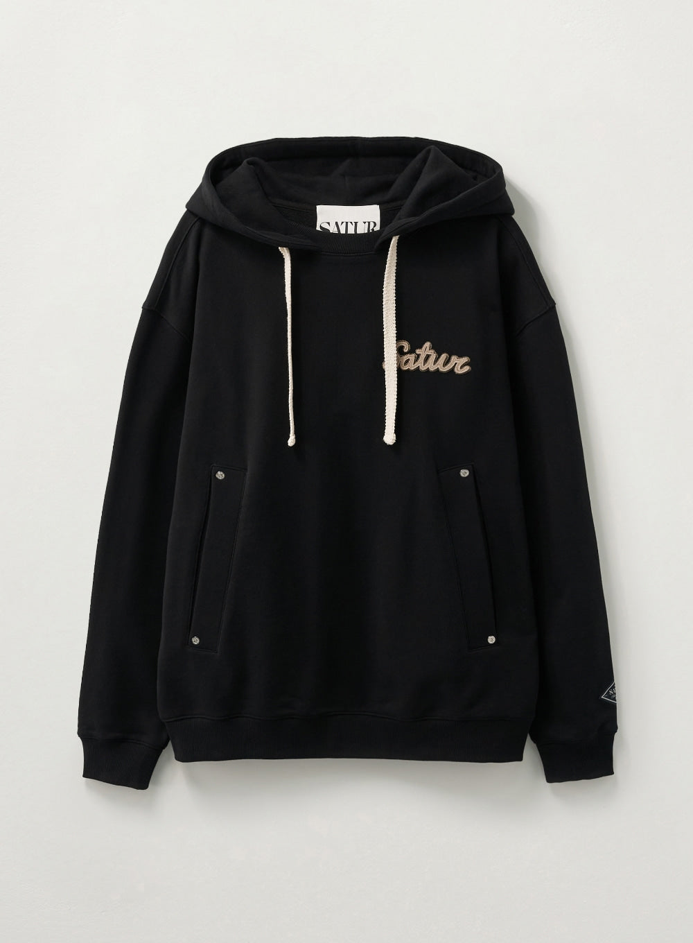 [satur] Satur Applique Round Neck Hoodie - Black