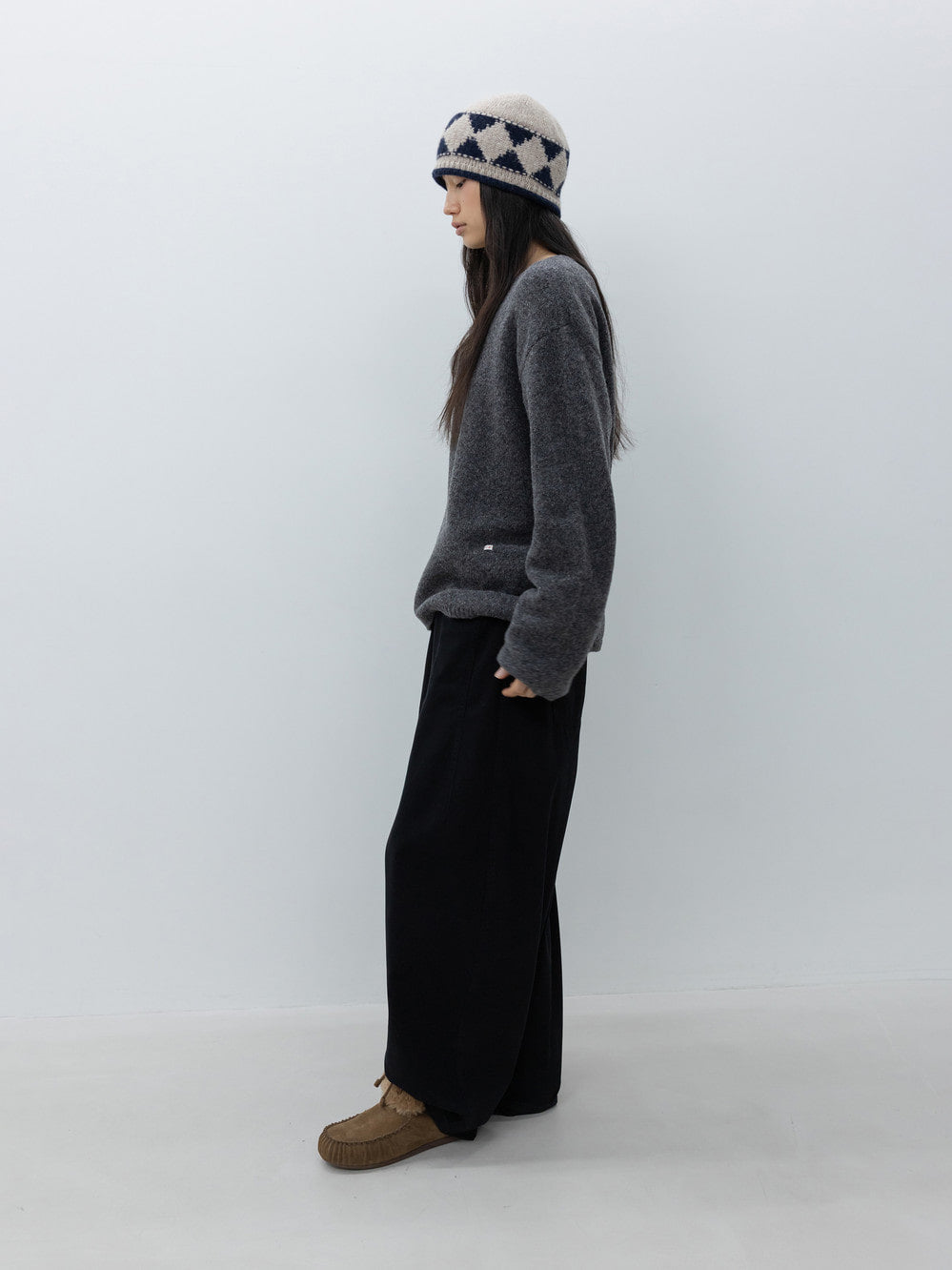 Low Classic Round Neck Wool Pullover Charcoal