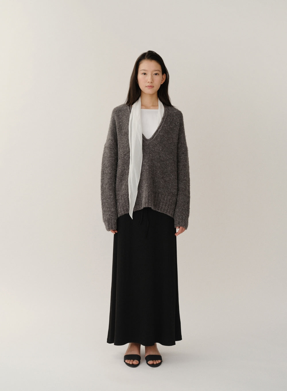 Kindersalmon Wool Boucle Knit Charcoal