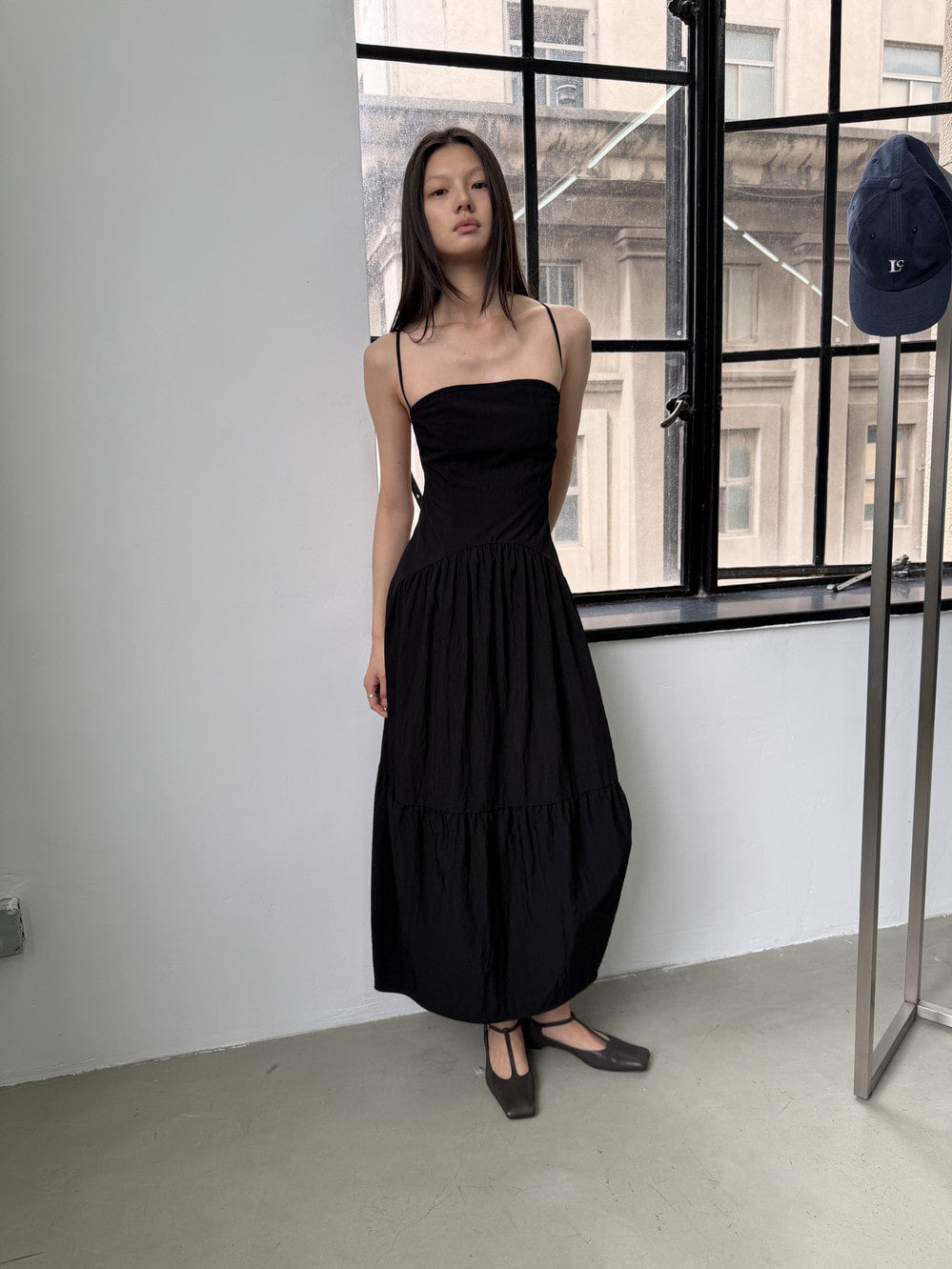 Low Classic Back String Gather Dress Black