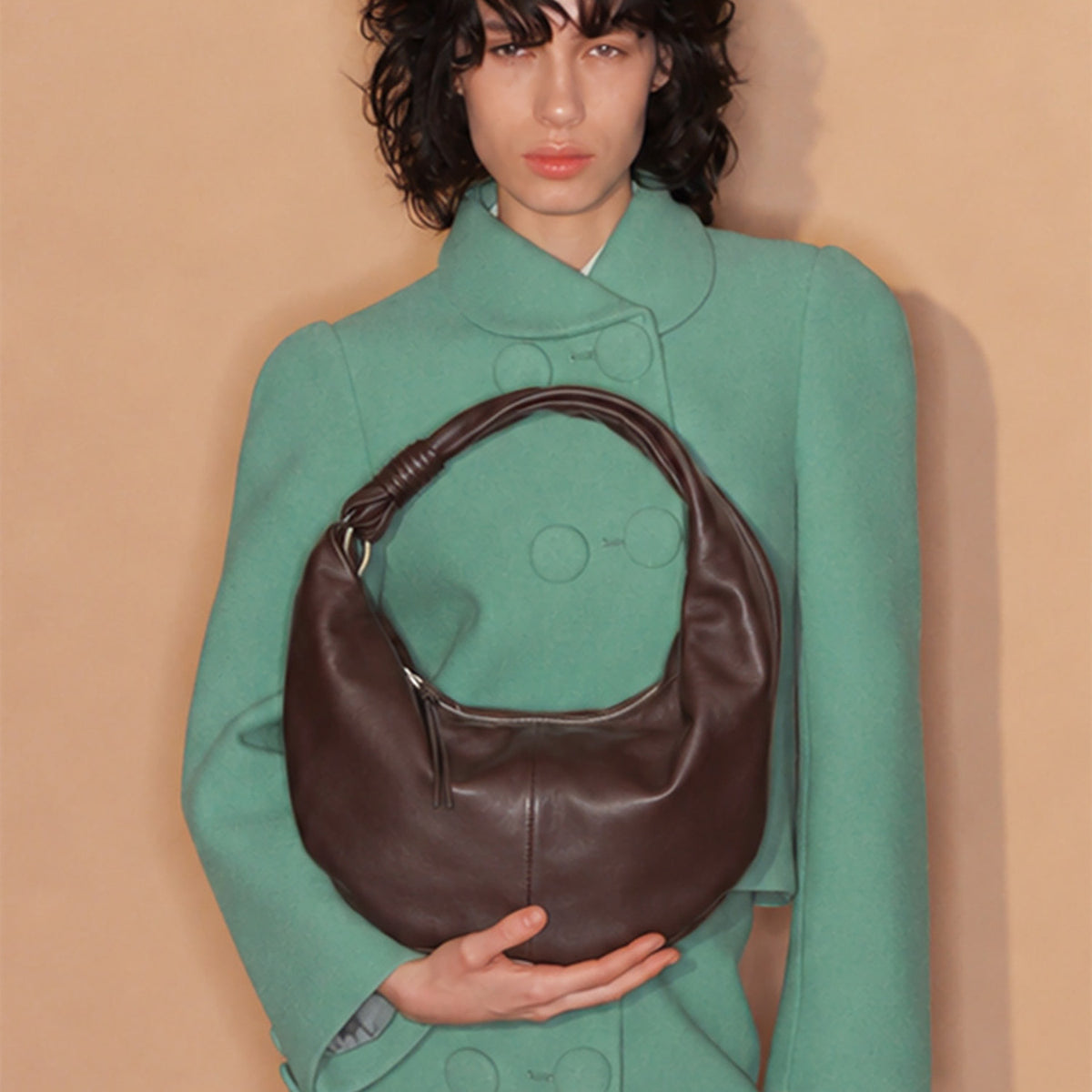 Vunque Halfmoon Knotted Hobo M Choco Brown