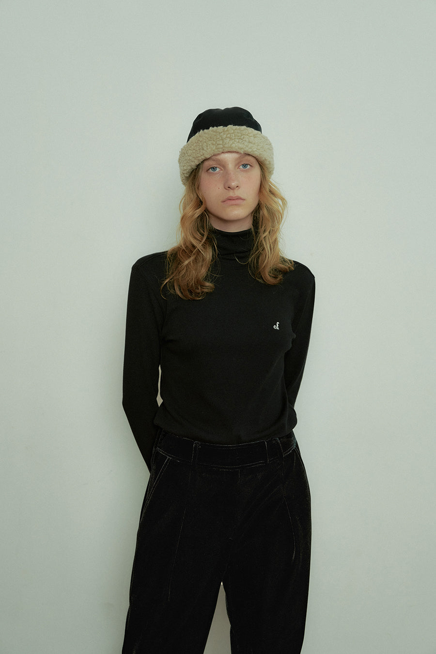 Overdueflair Velvet Low Wide Pants Black