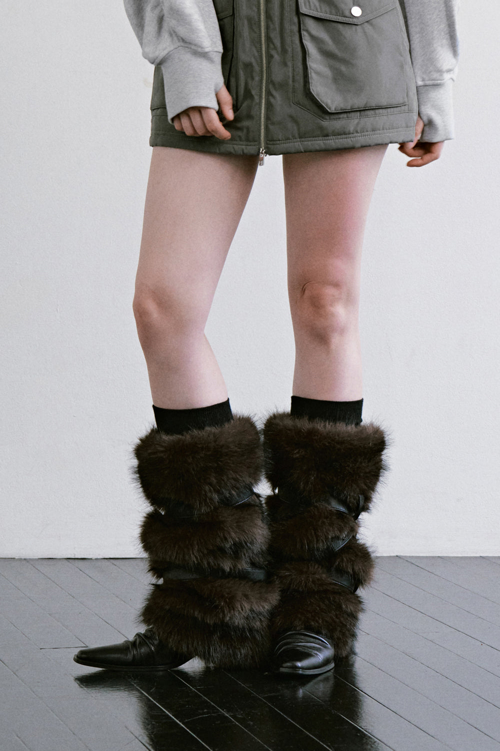 Treemingbird Leather-Buckled Faux-Fur Leg Warmers Dark Brown