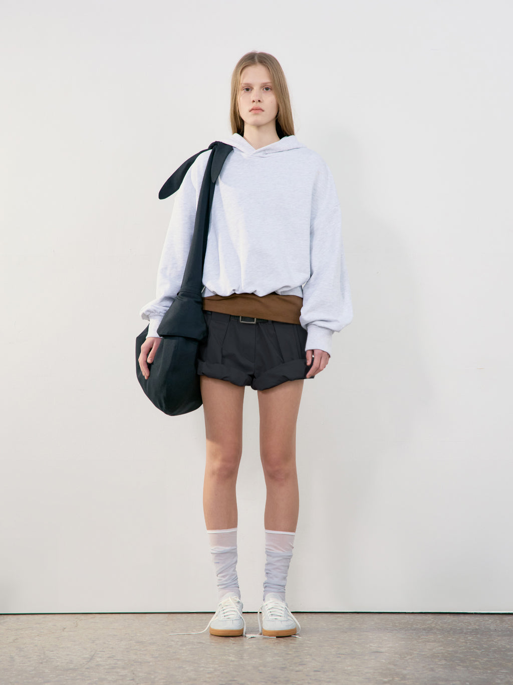 Low Classic Tuck Point Turn-Up Shorts Charcoal
