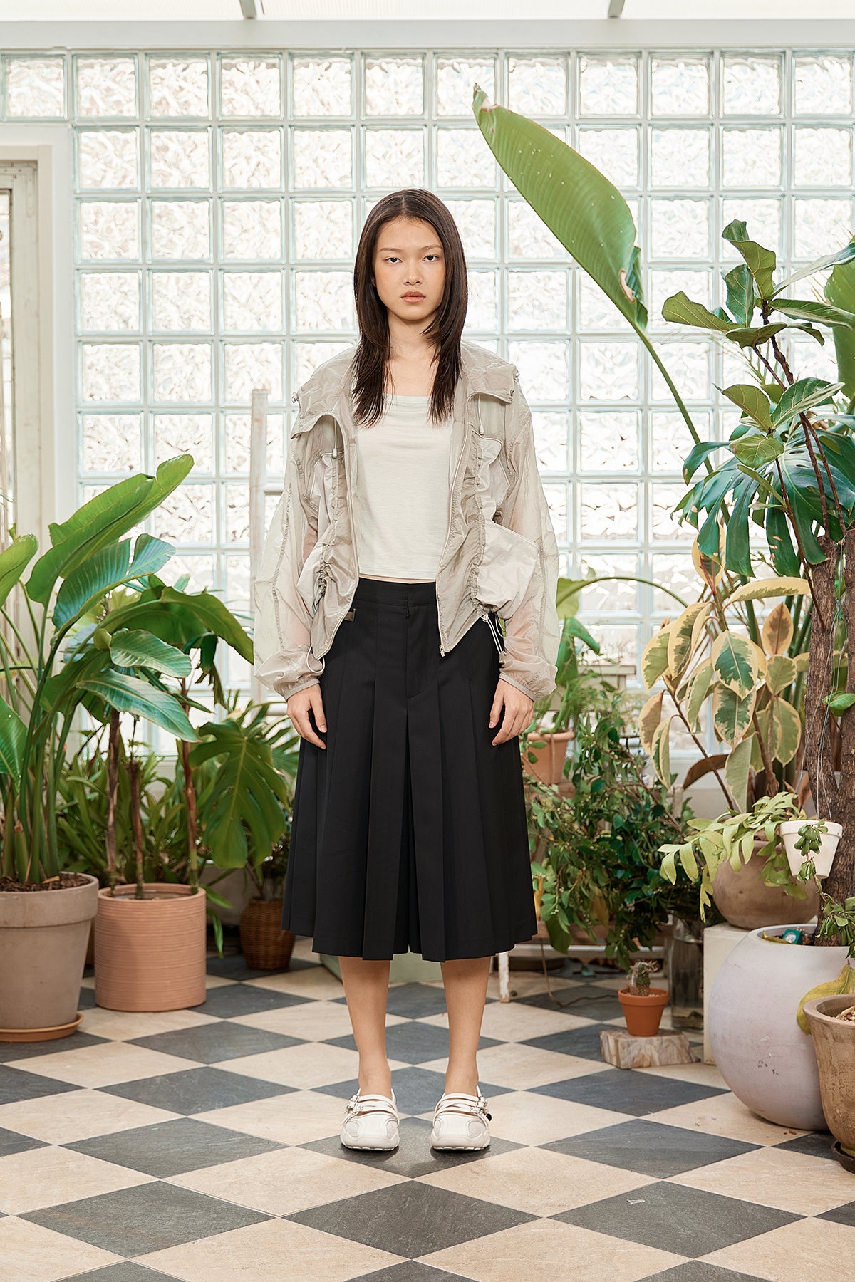 [matinkim] BERMUDA PLEATS SKIRT PANTS IN BLACK