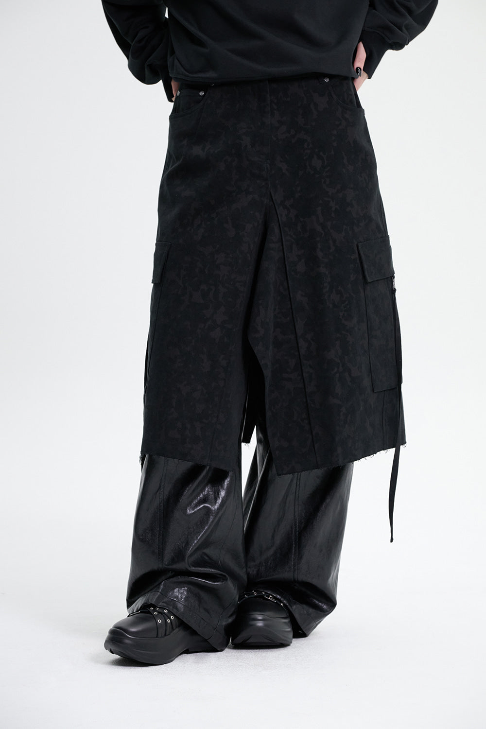 Treemingbird Camo Bermuda Cargo Skirt Black