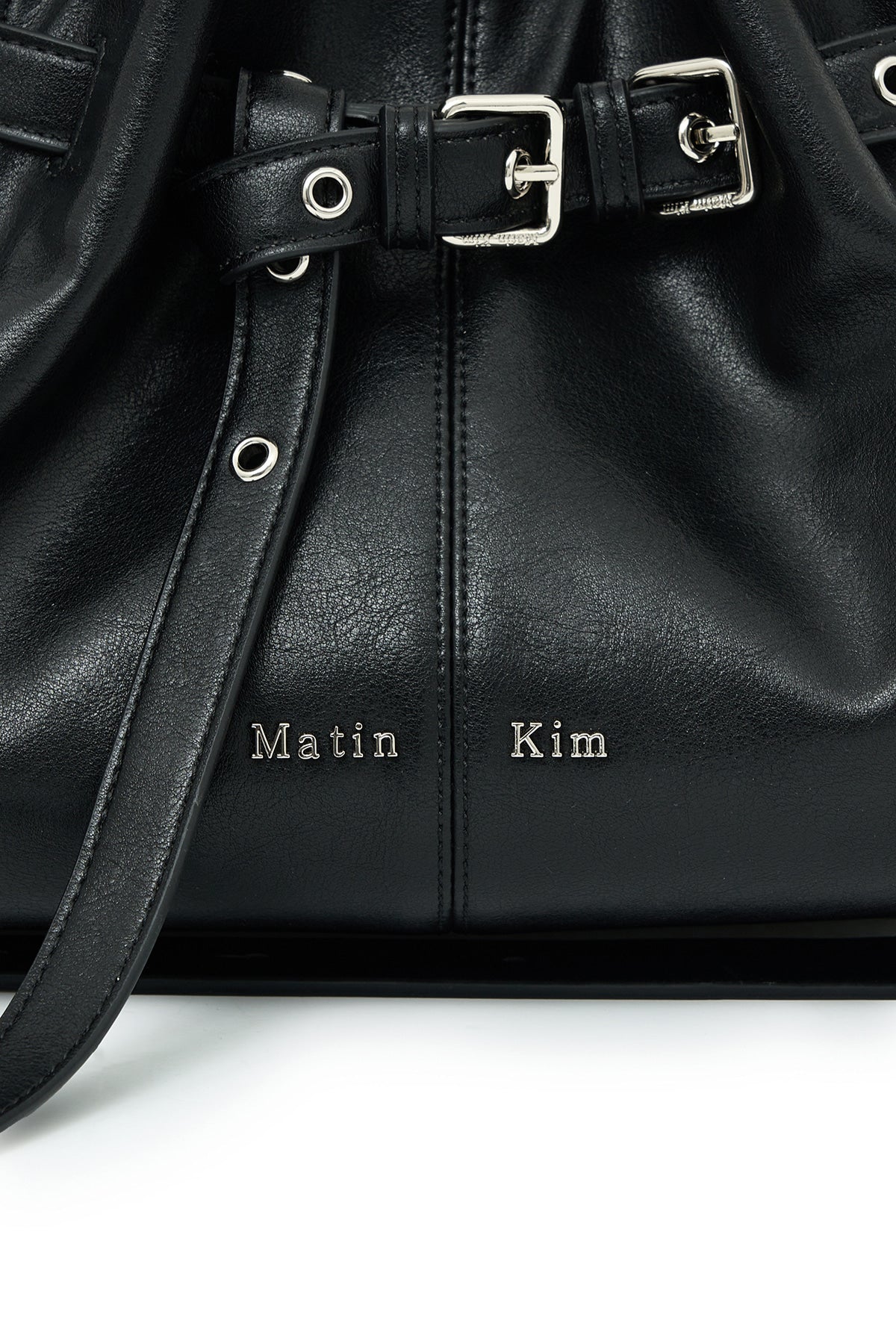matinkim BELTED VOLUNN SMALL BUCKET BAG IN BLACK - View 5
