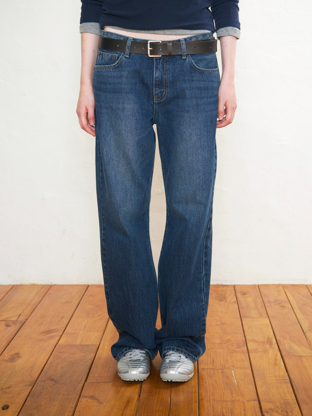 Low Classic Low-Rise Straight Jeans - Navy Blue