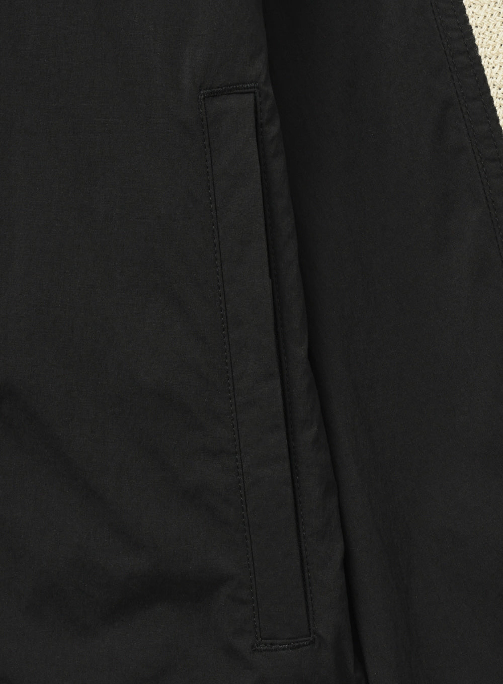 [satur] (W) Lawton Packable Windbreaker - Black