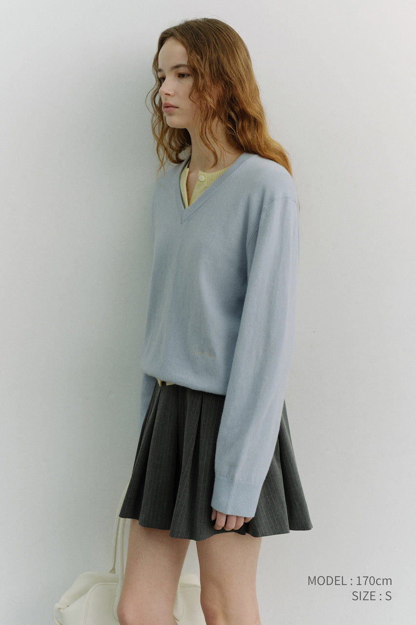 Dunst Unisex Soft V-Neck Sweater Soft Blue