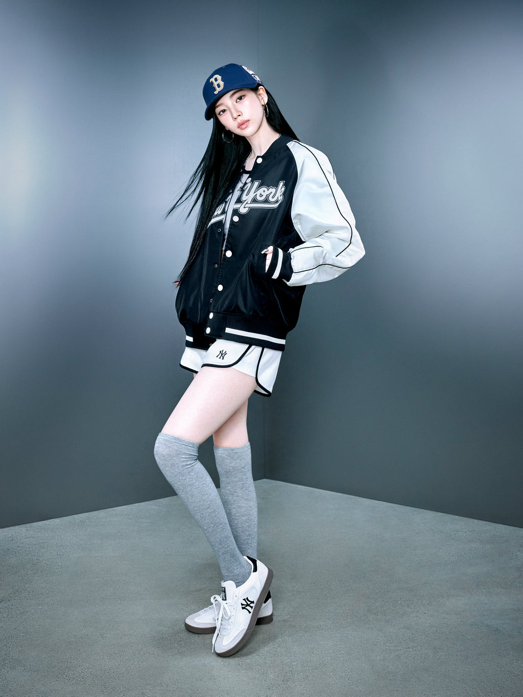 [mlb korea] Women's Basic Small Logo Running Dolphin Pants