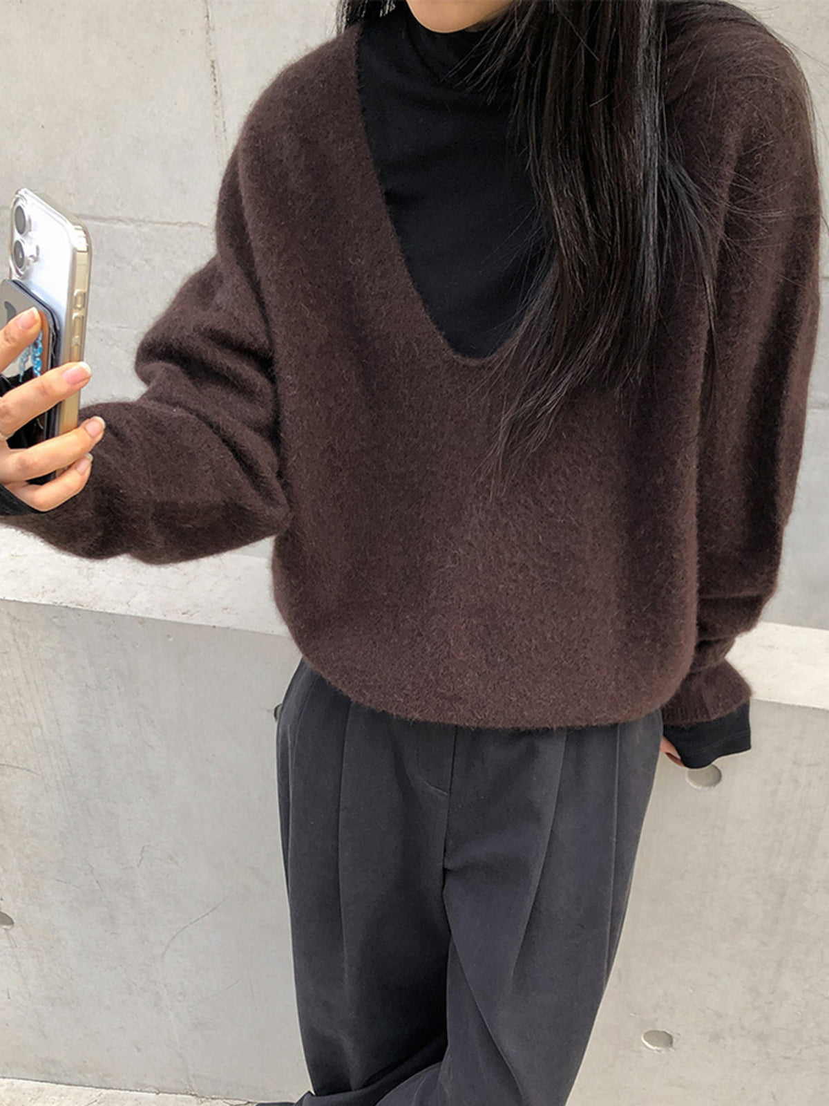 Raive Raccoon Blended Deep V-neck Knit
