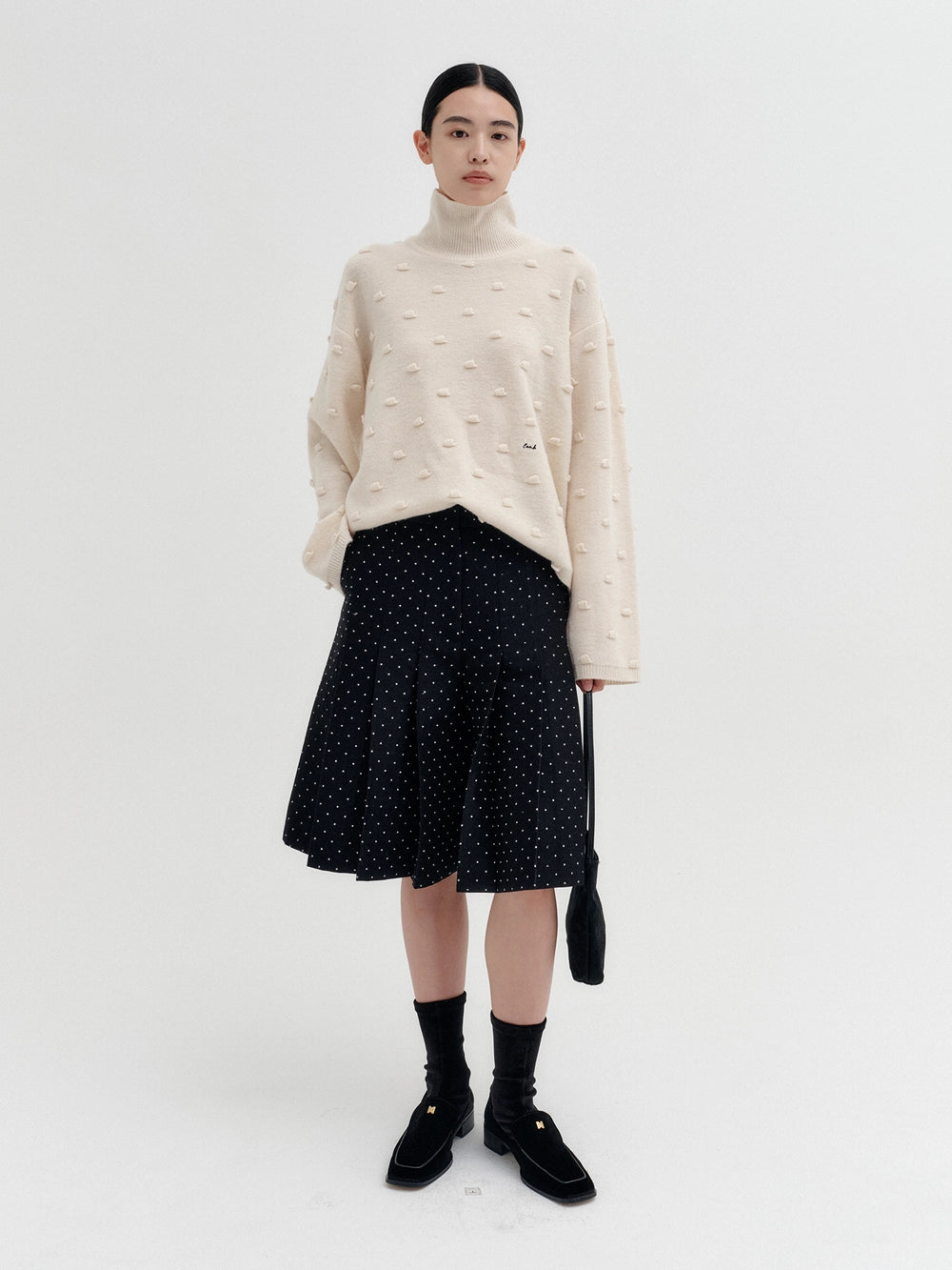 EENK Pleated Bermuda Shorts - Black