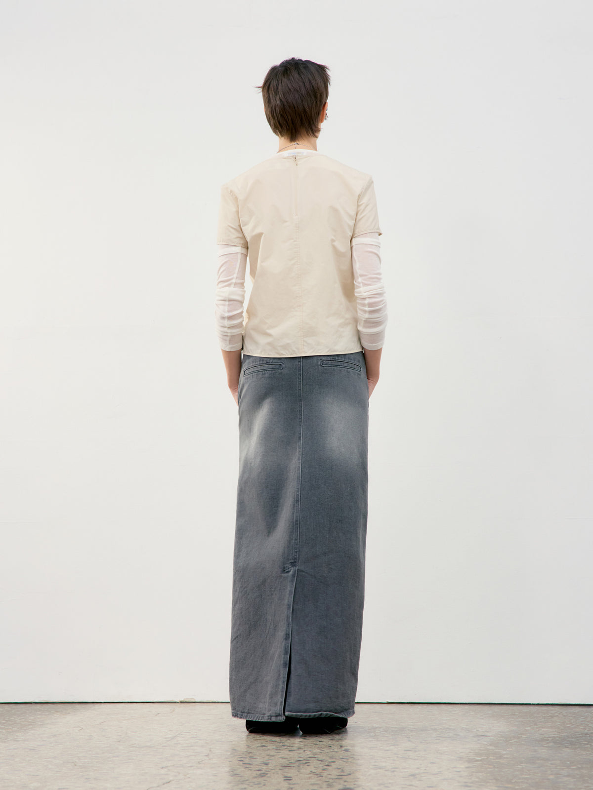 Low Classic U-Neck Logo Blouse Beige