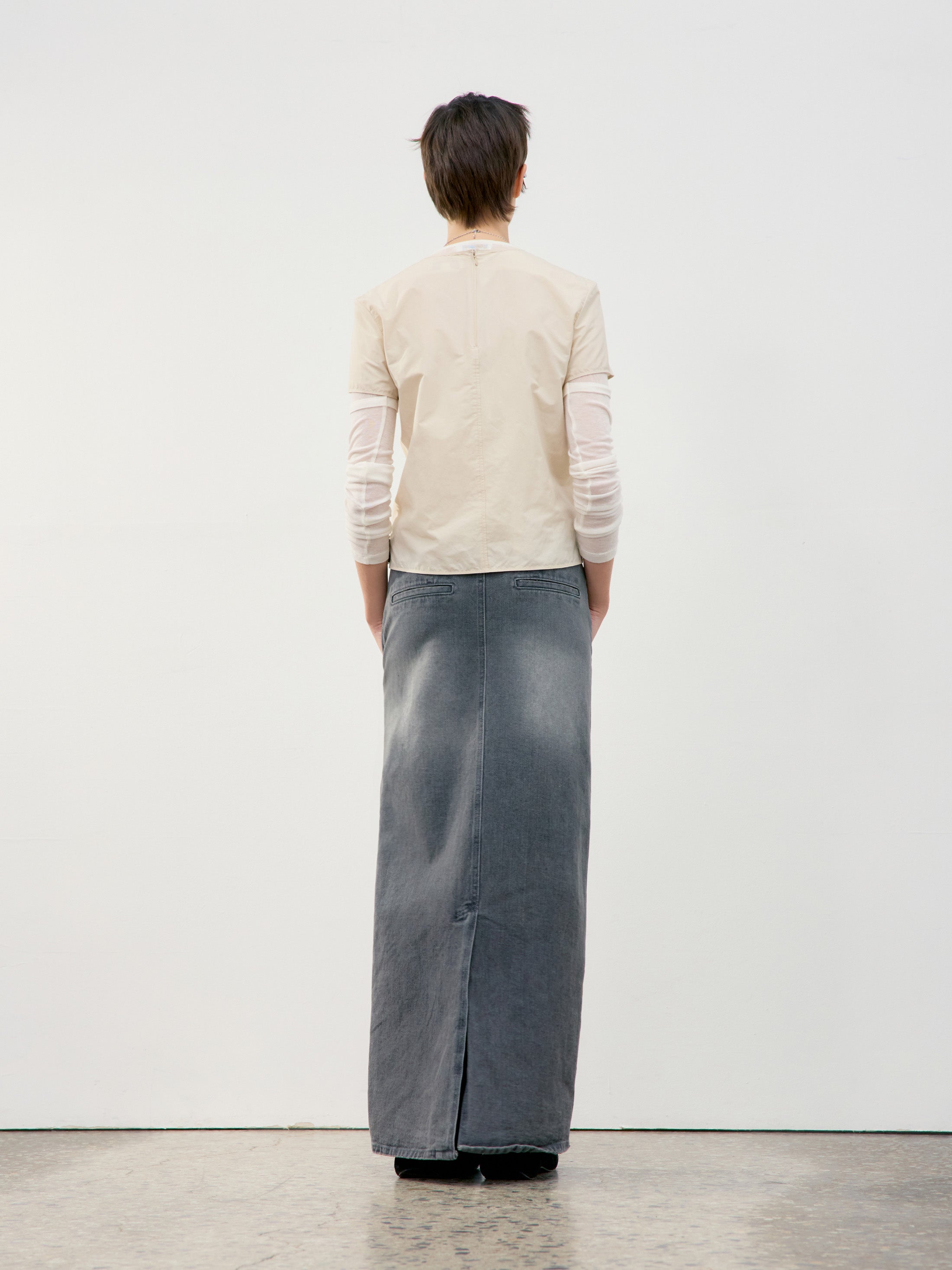 Low Classic U-Neck Logo Blouse Beige