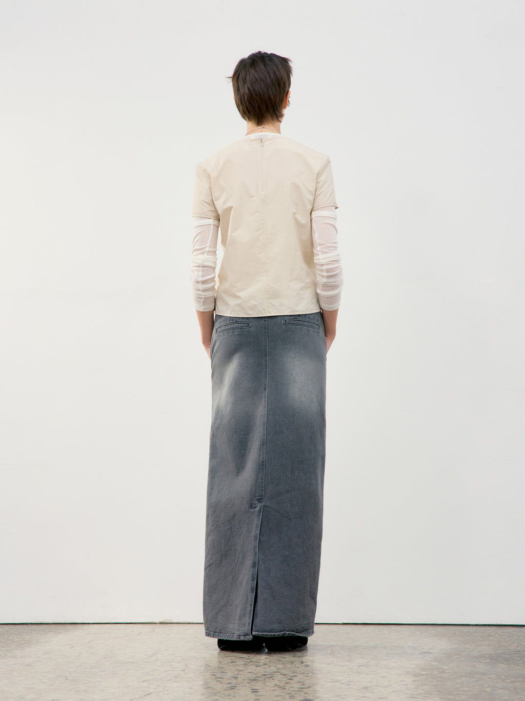 Low Classic U-Neck Logo Blouse Beige