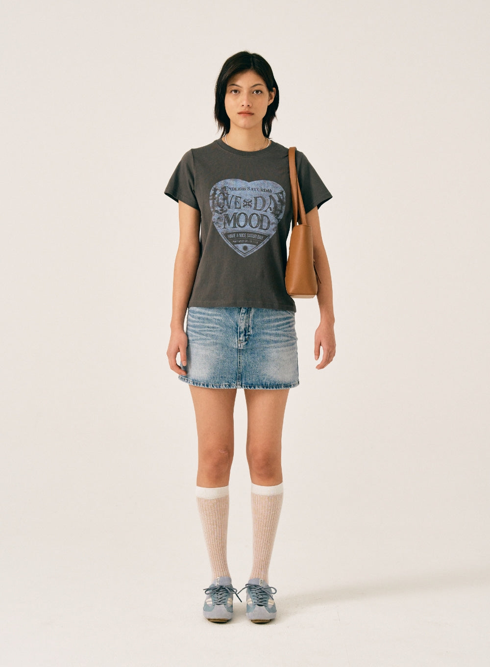 [satur] (W) Saturday Retro Mood Graphic T-Shirt - Charcoal Blue