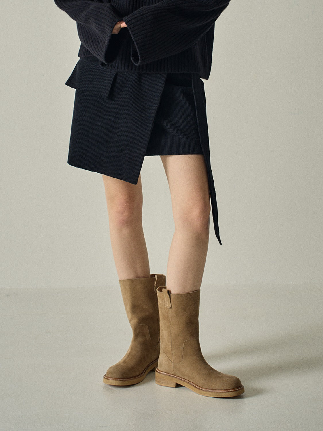 Facade Pattern Suede Mid Boots sand