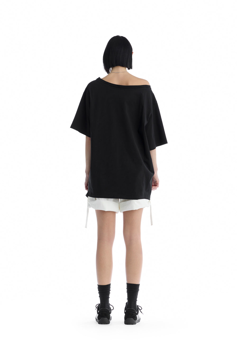 Treemingbird Off-Shoulder Raw Edge T-Shirt Black