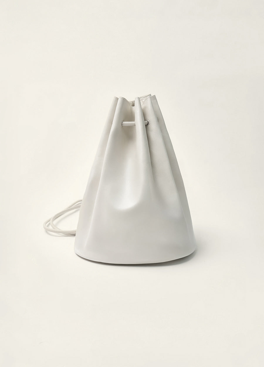 Nothing Written Vegetable bucket bag (Ivory)