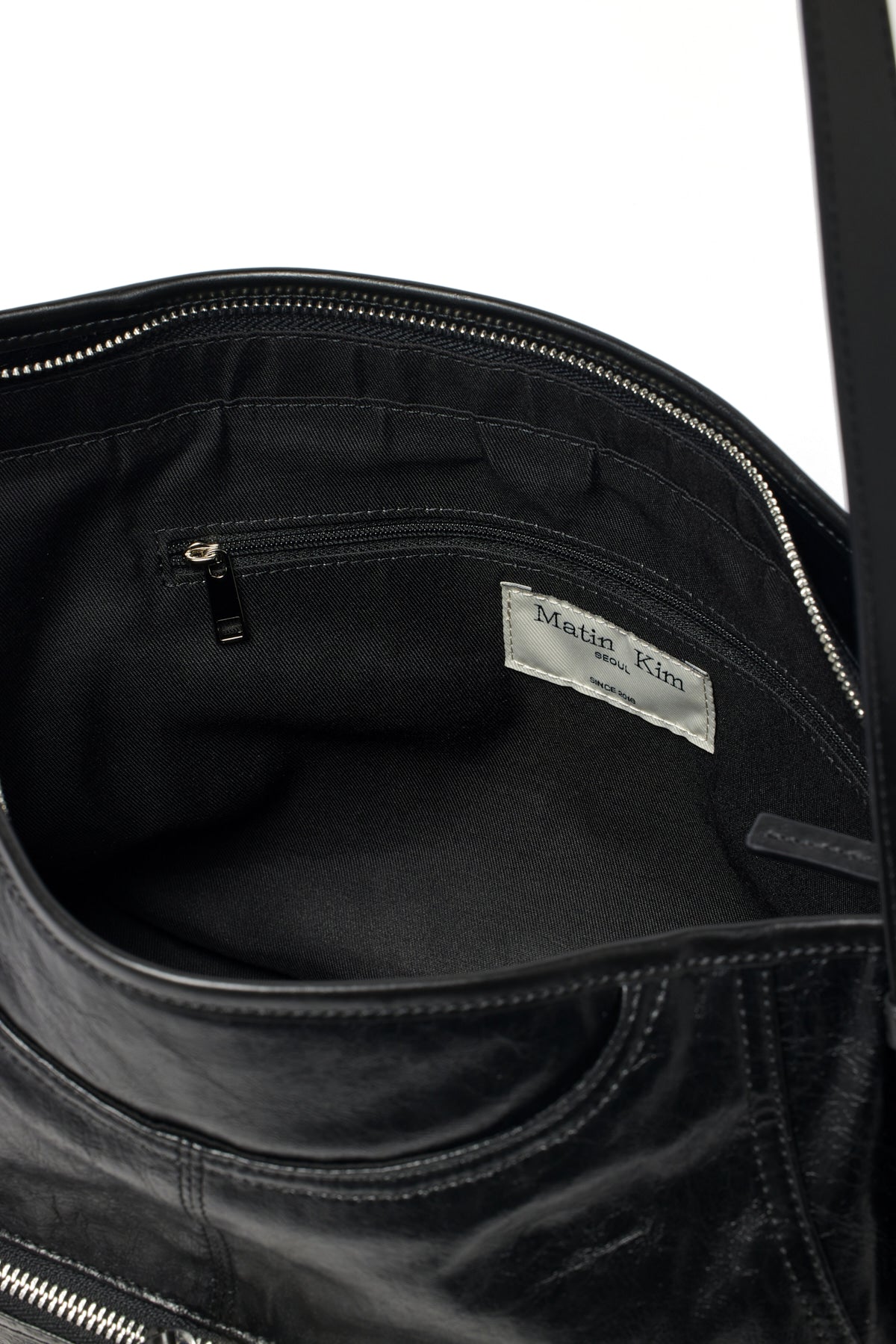 [matinkim] TWO WAY STRAP SQUARE BAG IN BLACK