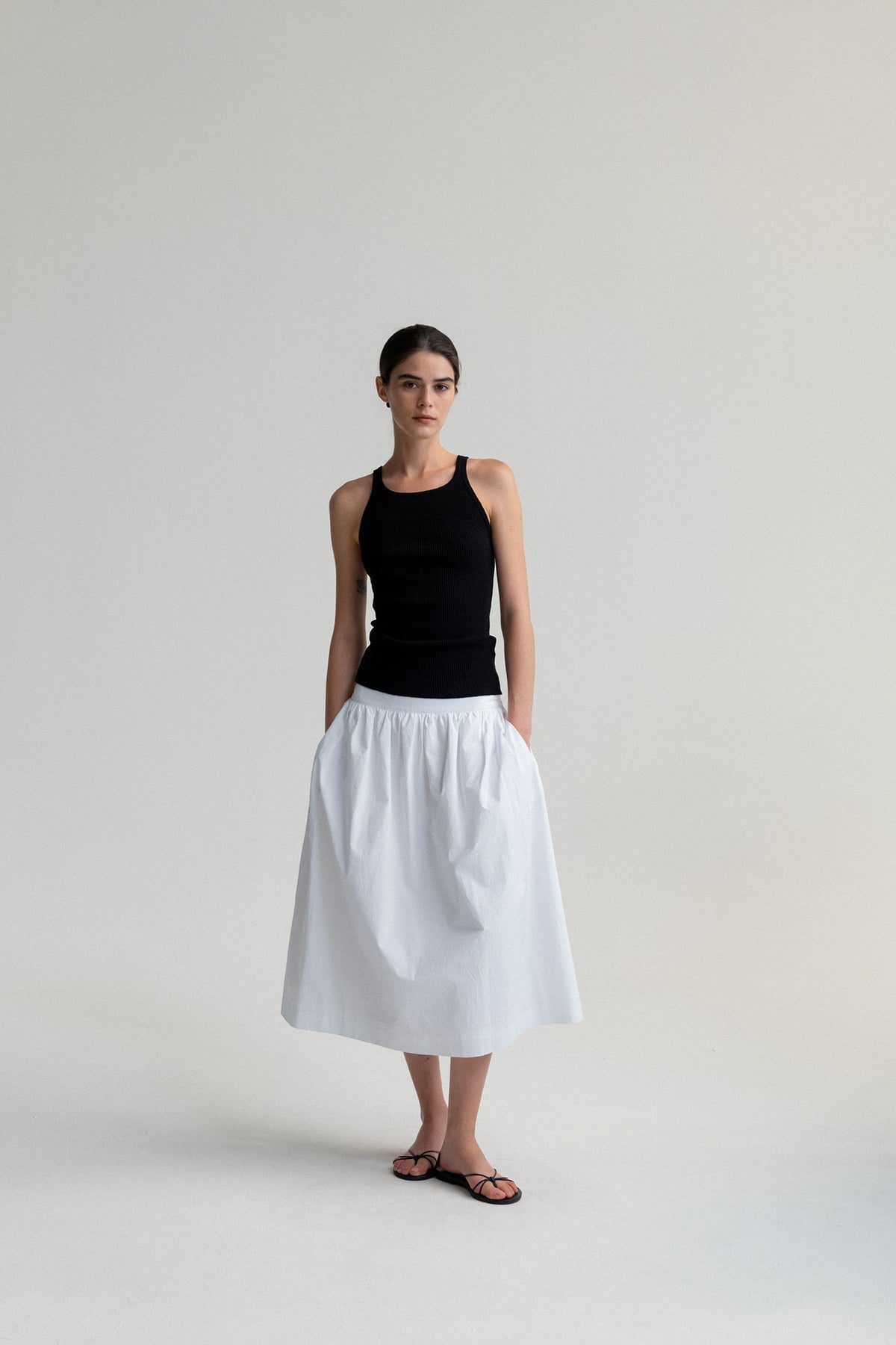 Nothing Written Knit sleeveless (Black)