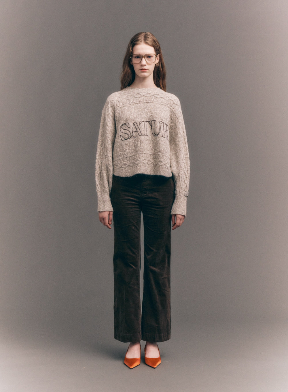 [satur] (W) Jacquard Crop Logo Knit - Brown