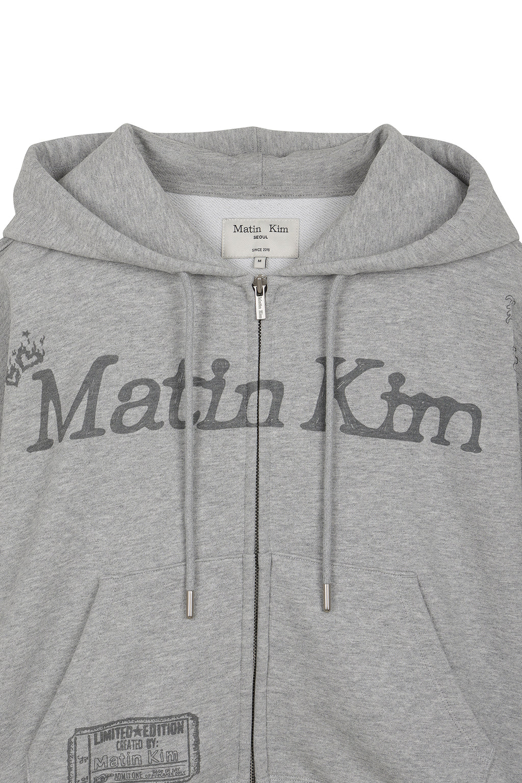 [matinkim] GRAFFITI ARTWORK CROP HOODY ZIP UP IN GREY