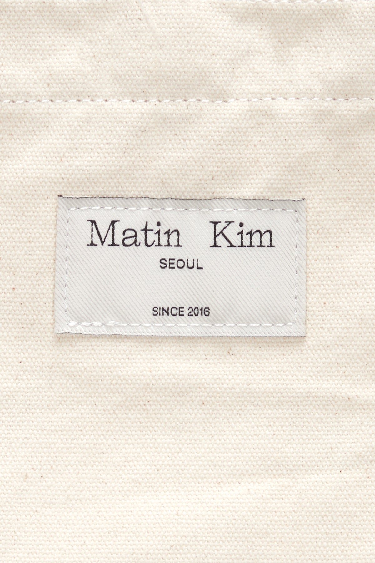 [matinkim] MATIN MESSENGER ECOBAG IN IVORY