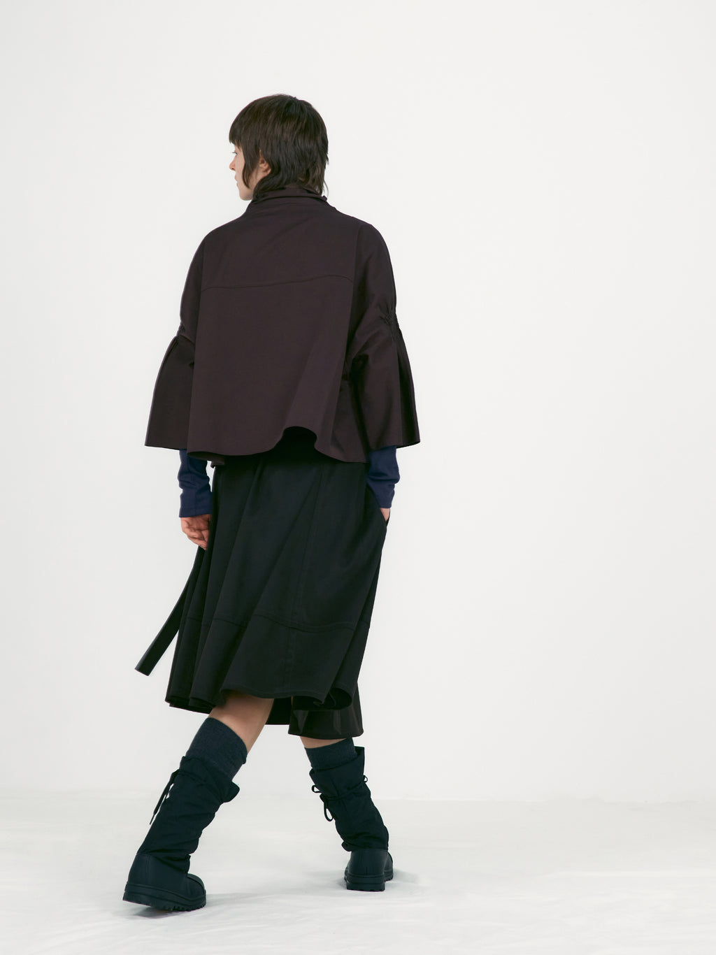 [low_classic] Shirred Sleeve Foulard Top
Purple Brown