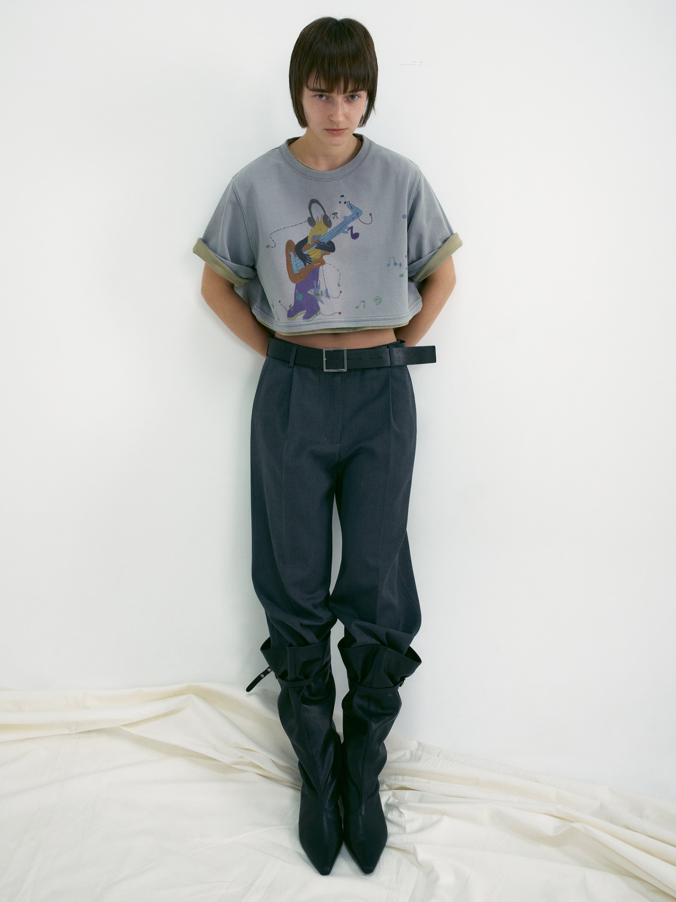 [low_classic] Belted Point Trousers
Melange Grey