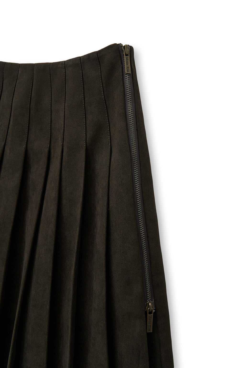 [matinkim] SIDE ZIPPER PLEATS MIDI SKIRT IN DARK BROWN