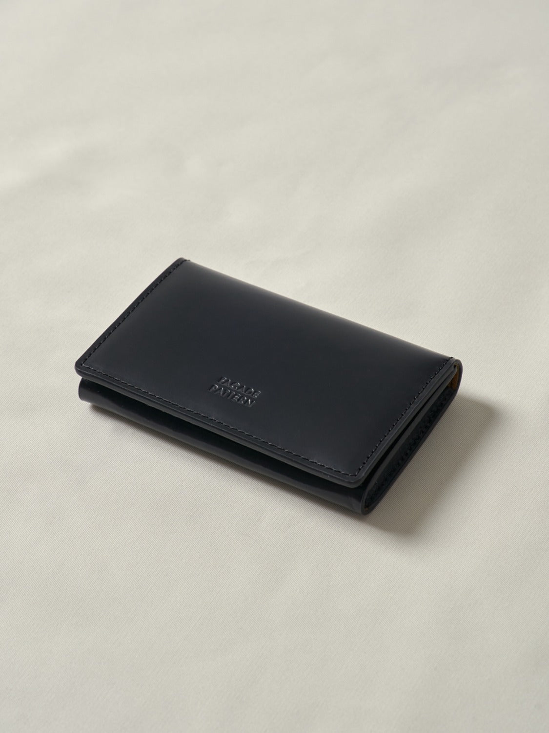 Facade Pattern Classic Card Wallet black