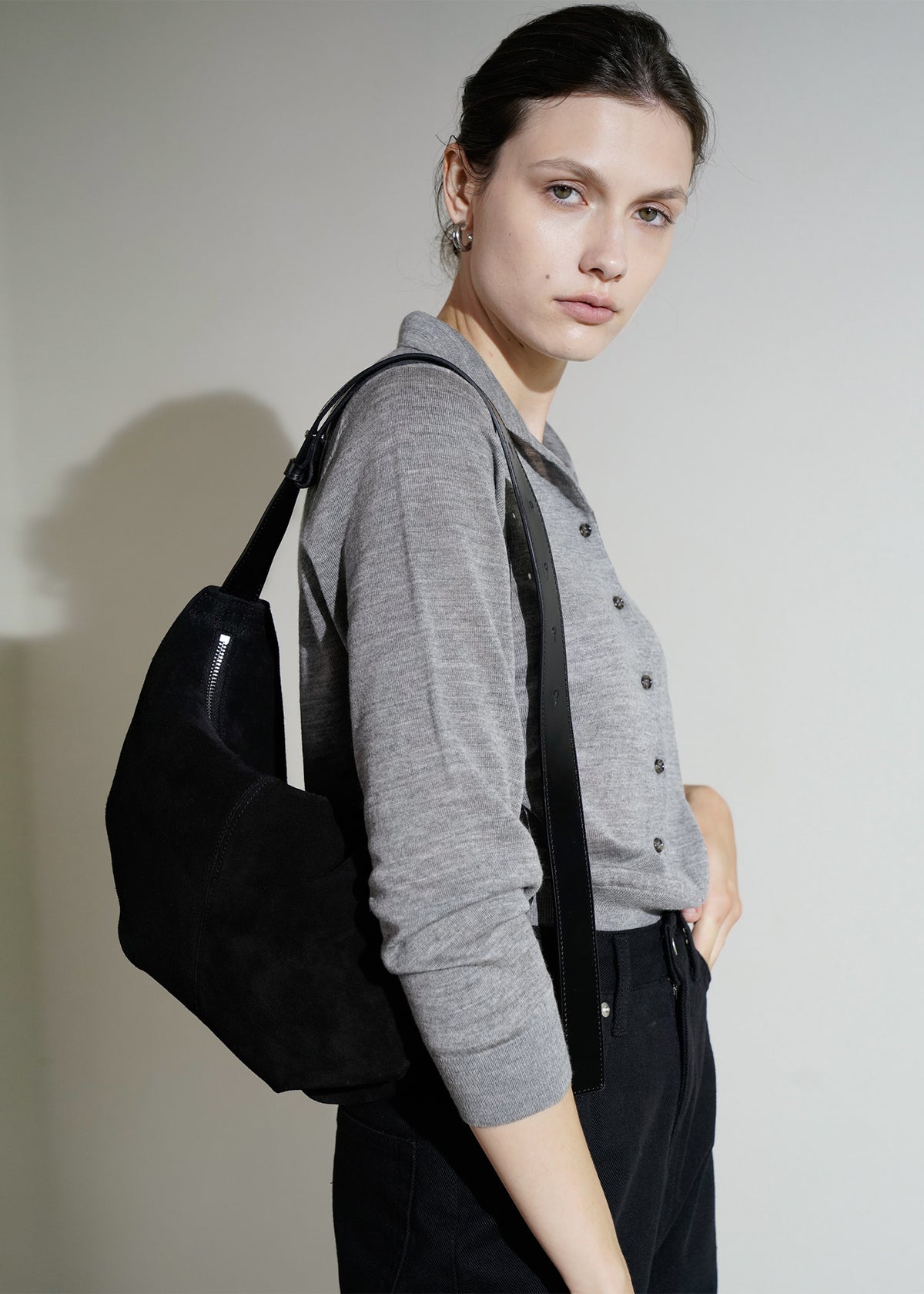 Nothing Written Shoulder leather bag (Black)
