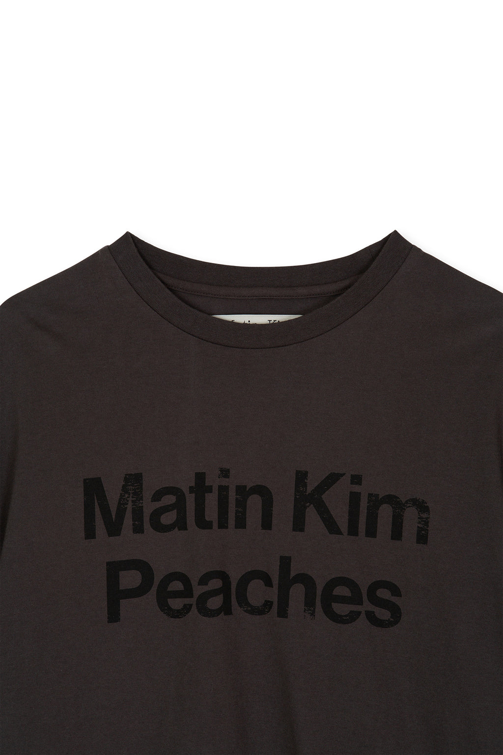 [matinkim] PEACHES LOGO GRAPHIC TOP IN CHARCOAL