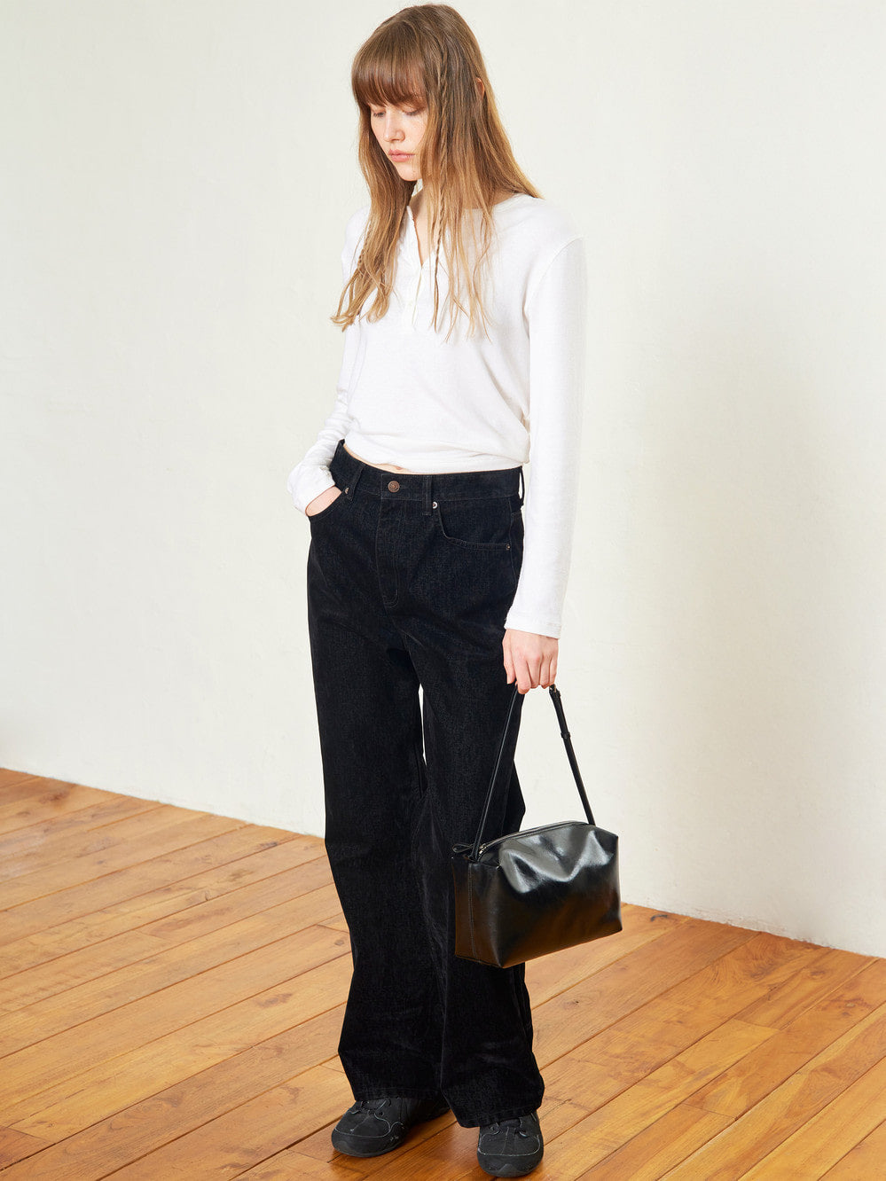 Low Classic Leather Caramel Box Bag Black