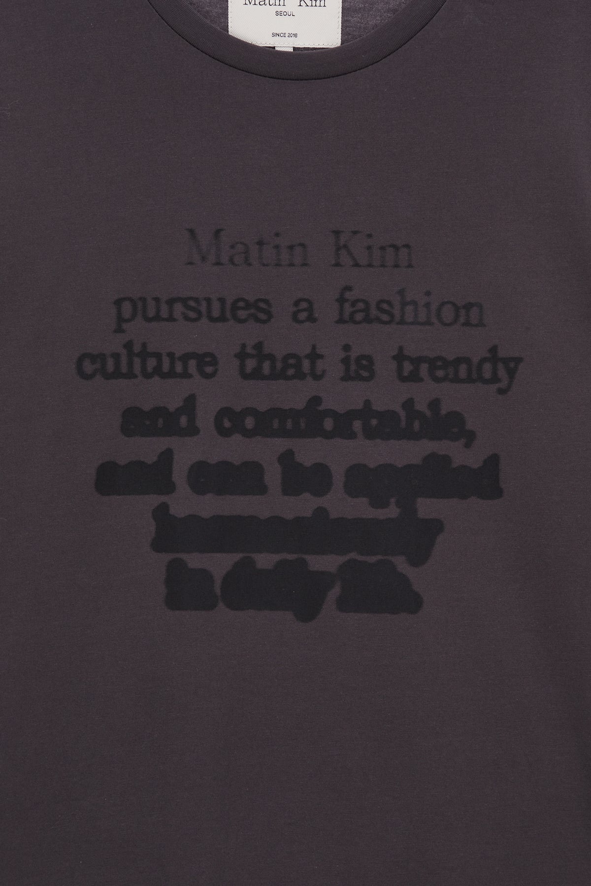 [matinkim] INK LETTERING TOP IN CHARCOAL