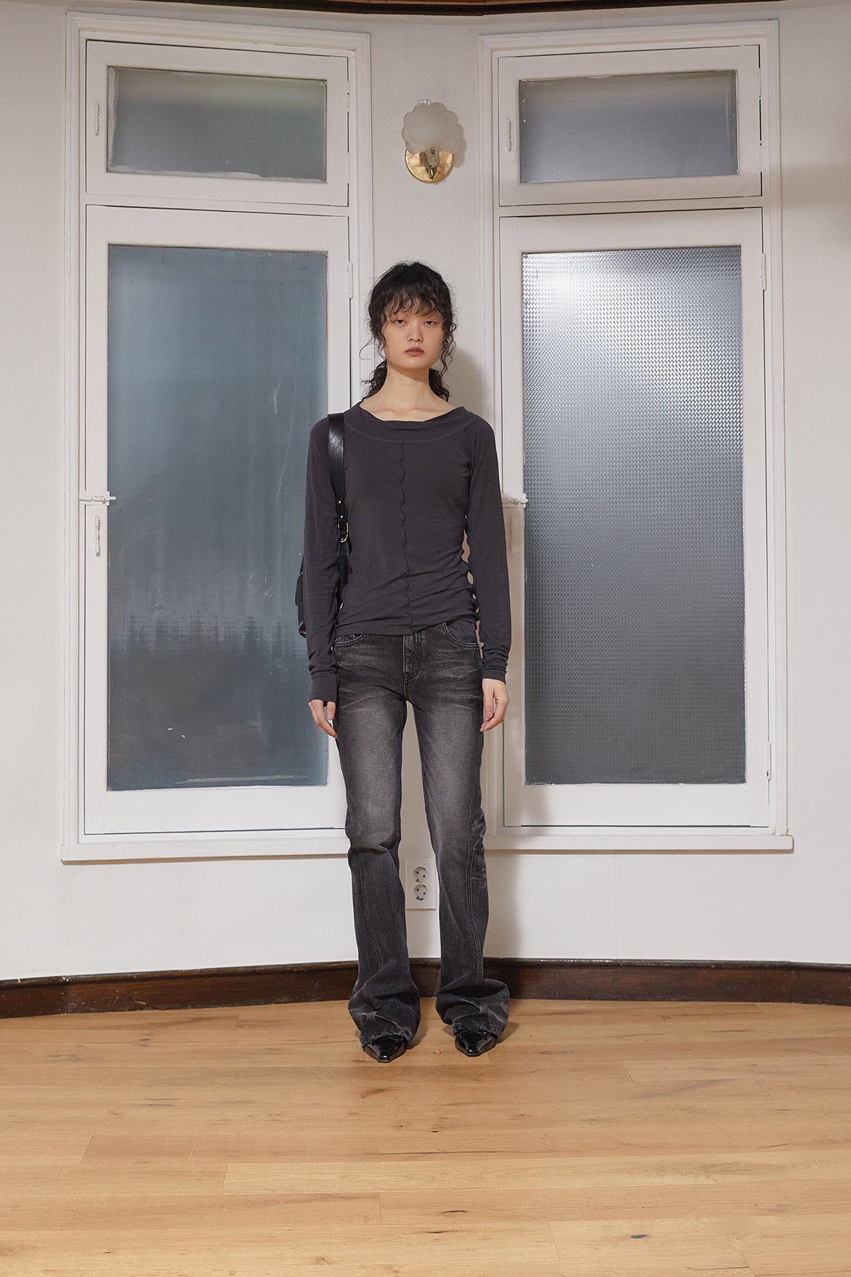 [matinkim] WIDE NECK RAGLAN LONG SLEEVE IN CHARCOAL