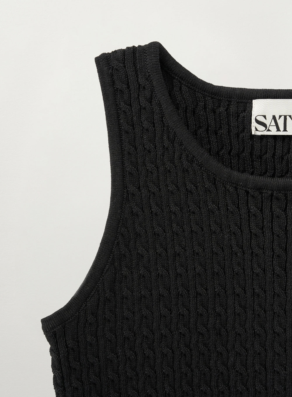 [satur] (W) Cable Knit Sleeveless Top - Black