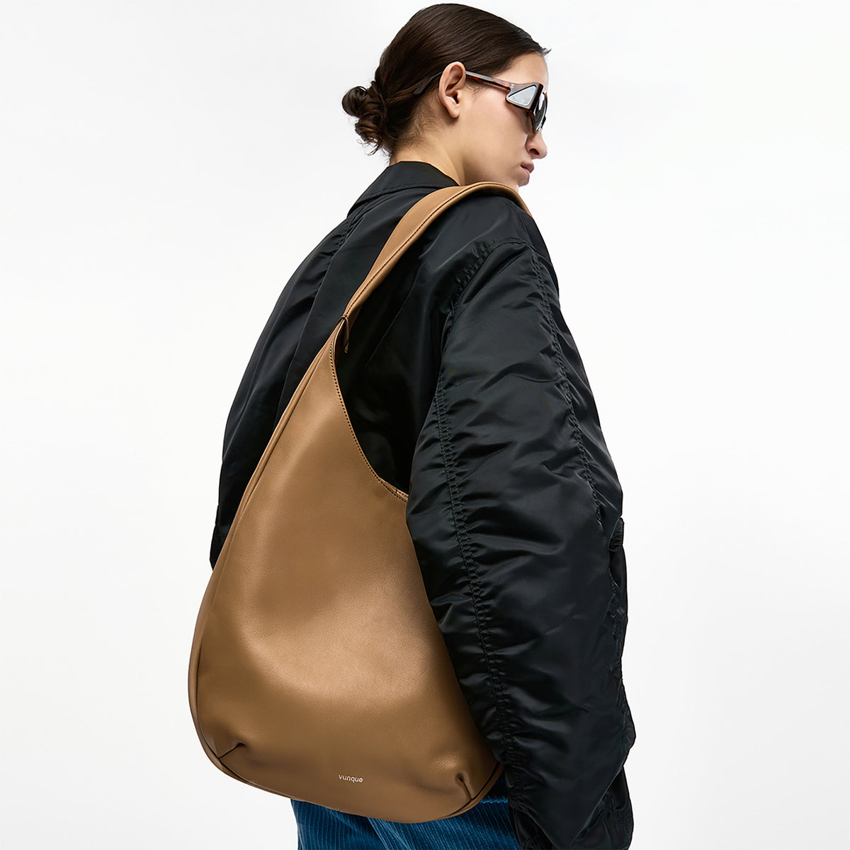 Vunque Halfmoon Aterre Hobo M Caramel Brown