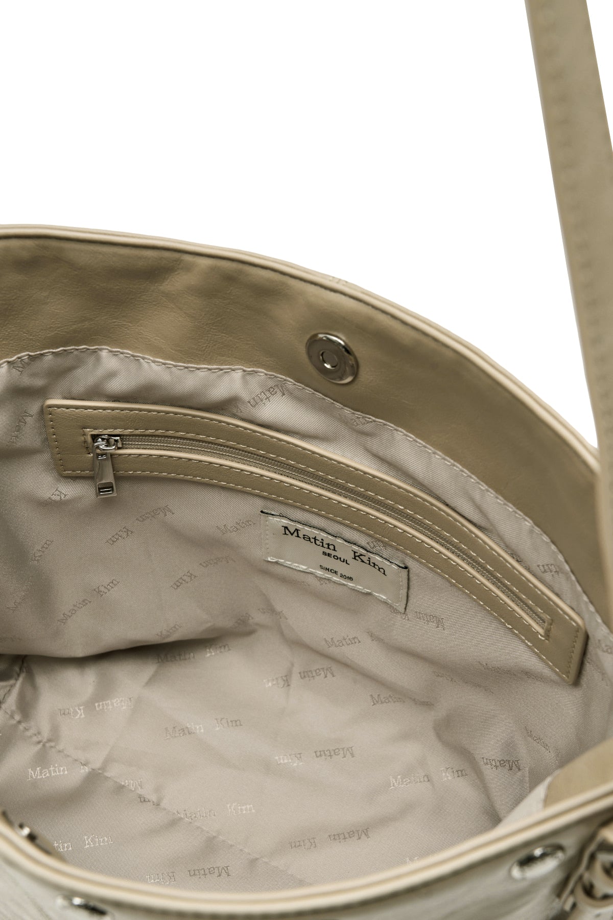 [matinkim] MATIN STUD POINT SMALL SHOULDER BAG IN BEIGE