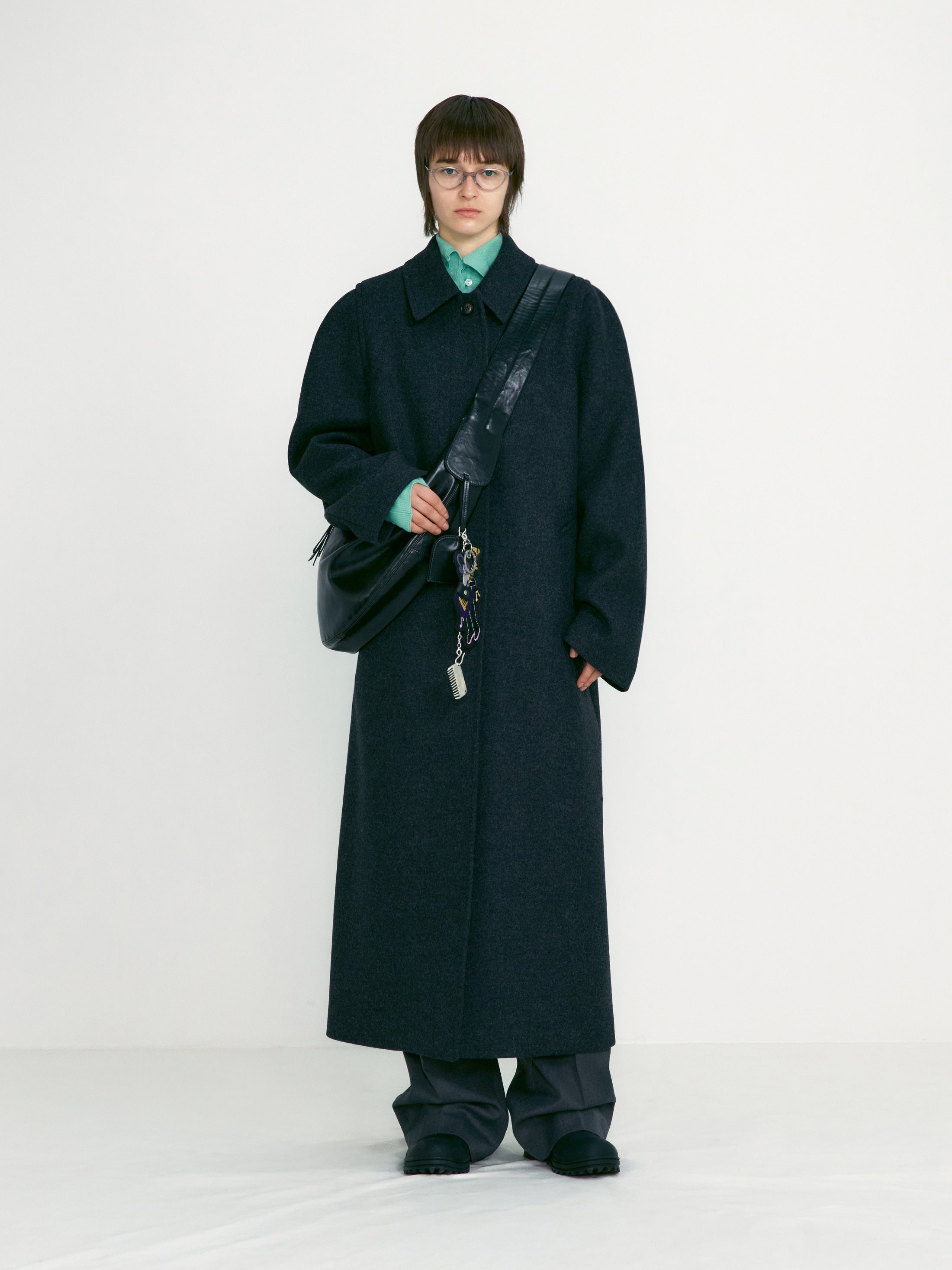 [low_classic] Single-Buttoned Balmacaan Coat
Melange Dark Grey