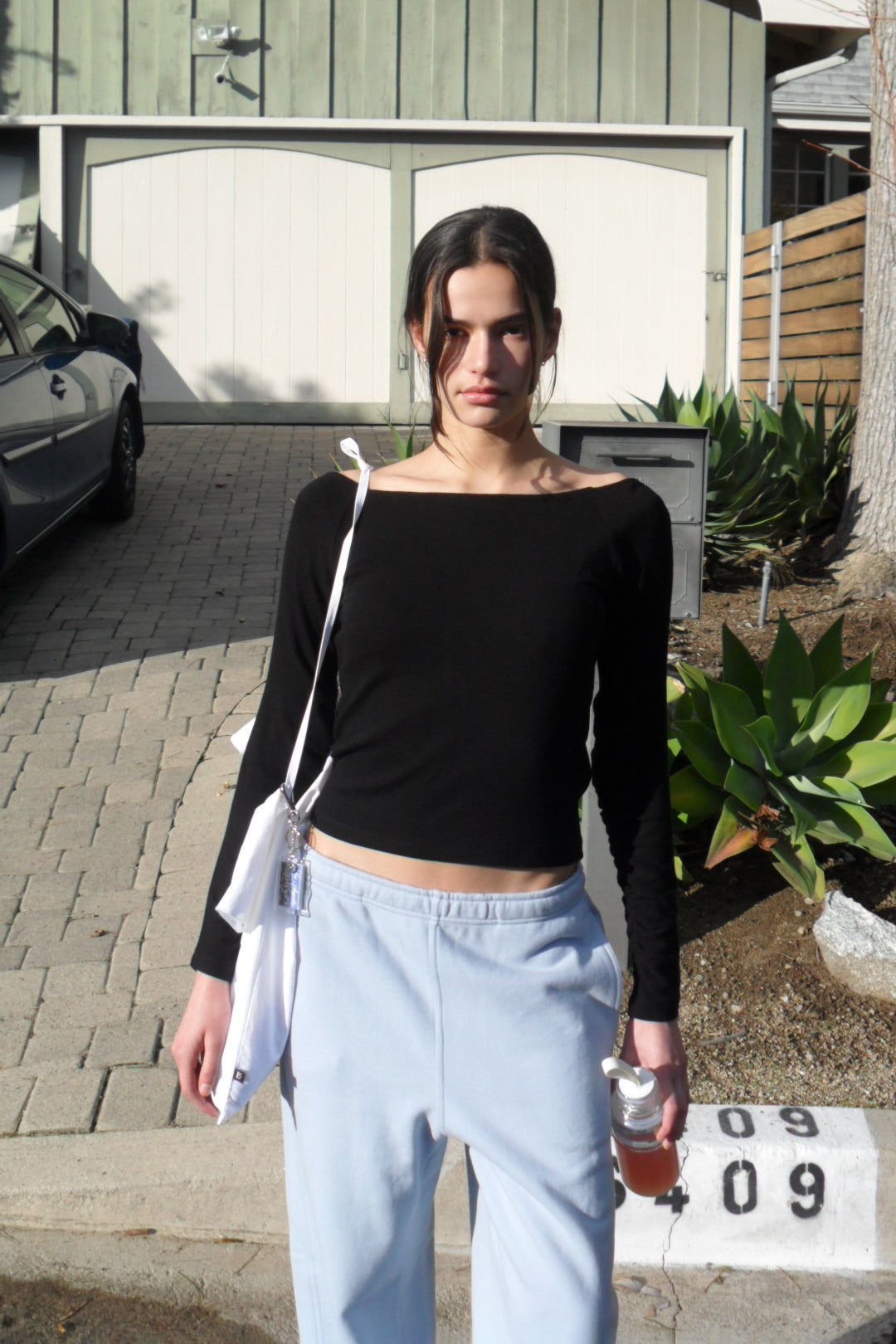 Low Classic Ruched Off-Shoulder T-Shirt Black