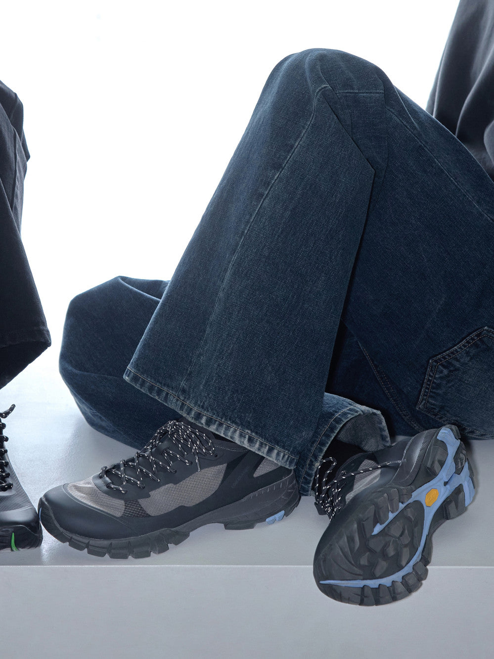 [Low Classic] Lc T-1 Vibram Sneakers_Charcoal