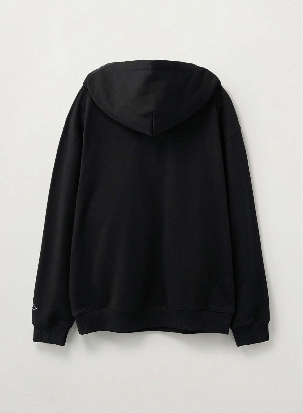 [satur] Satur Applique Round Neck Hoodie - Black