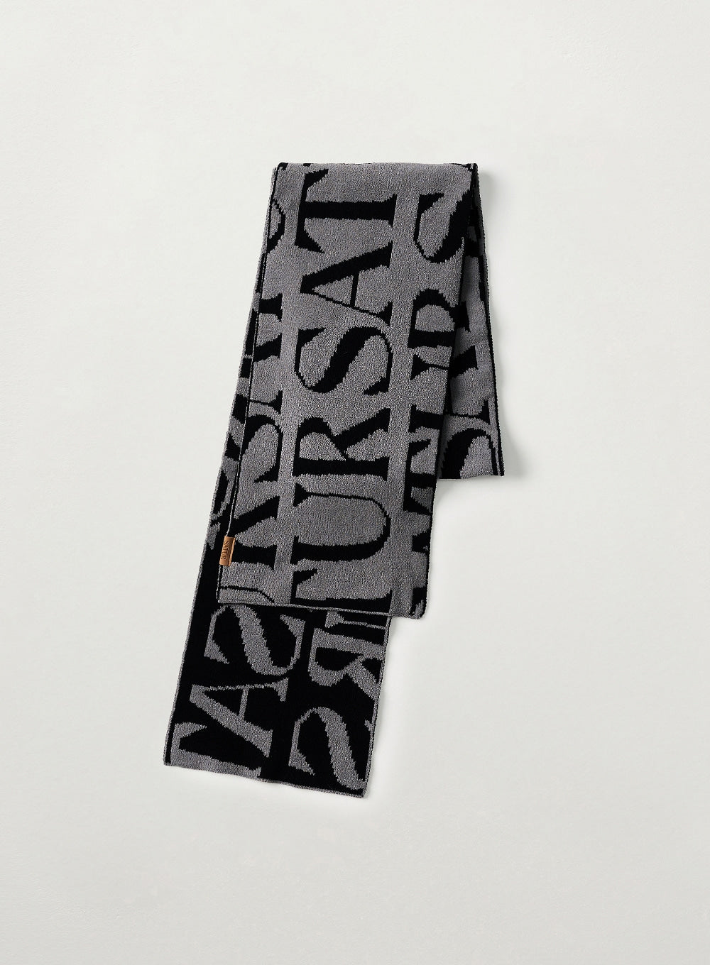 [satur] Logo Jacquard Muffler - Black