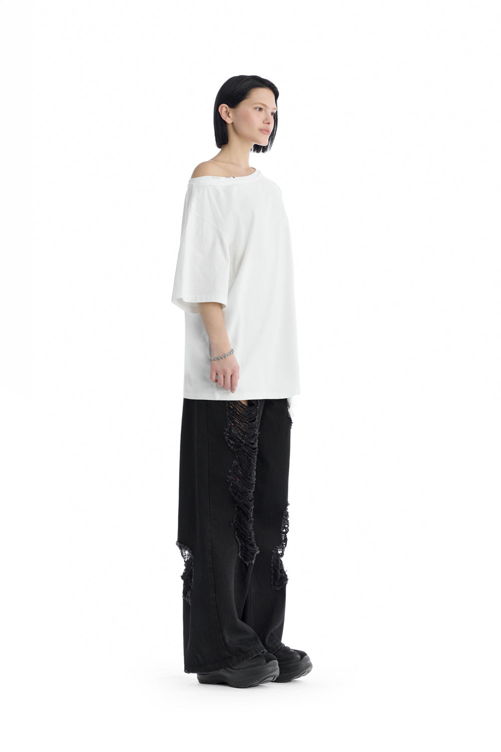 Treemingbird Off-Shoulder Raw Edge T-Shirt White
