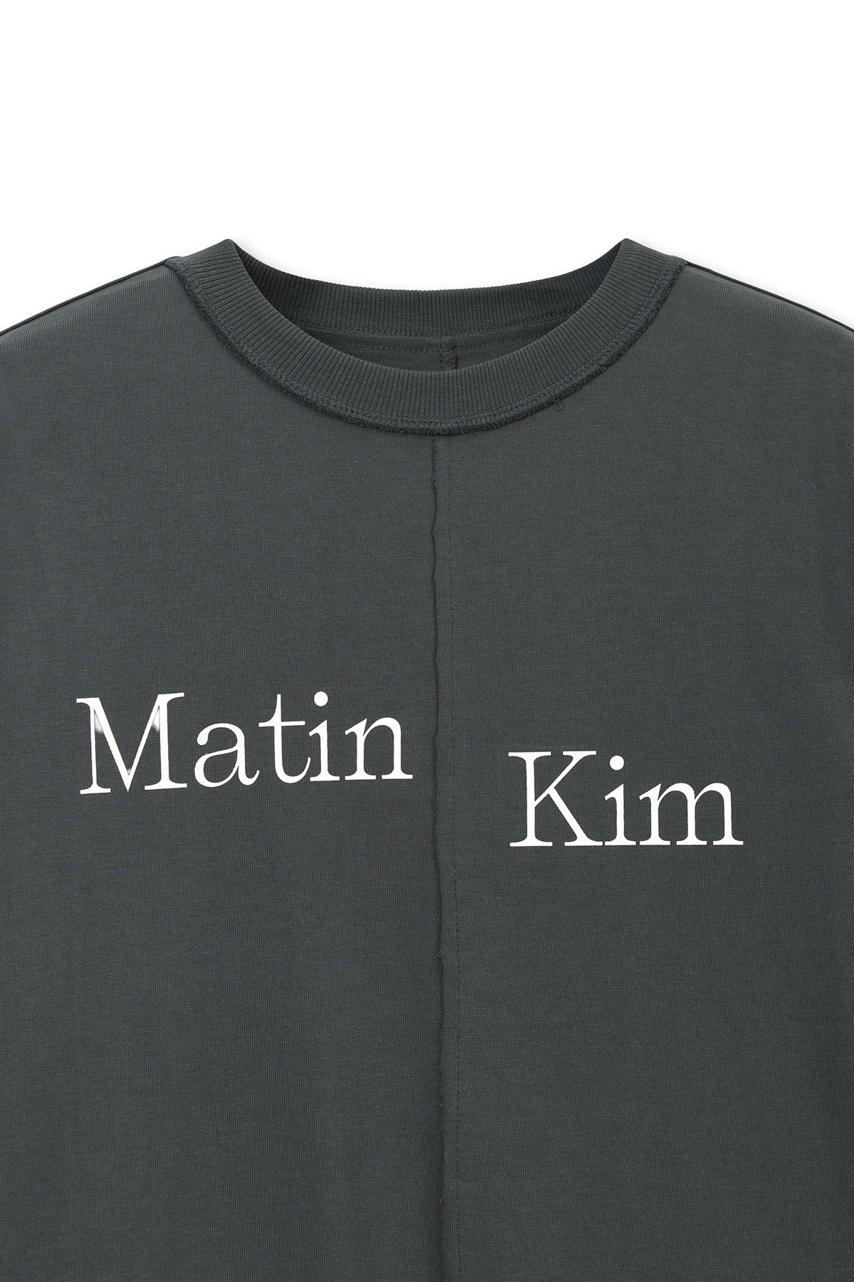 [matinkim] Asymmetric Logo Top IN Charcoal
