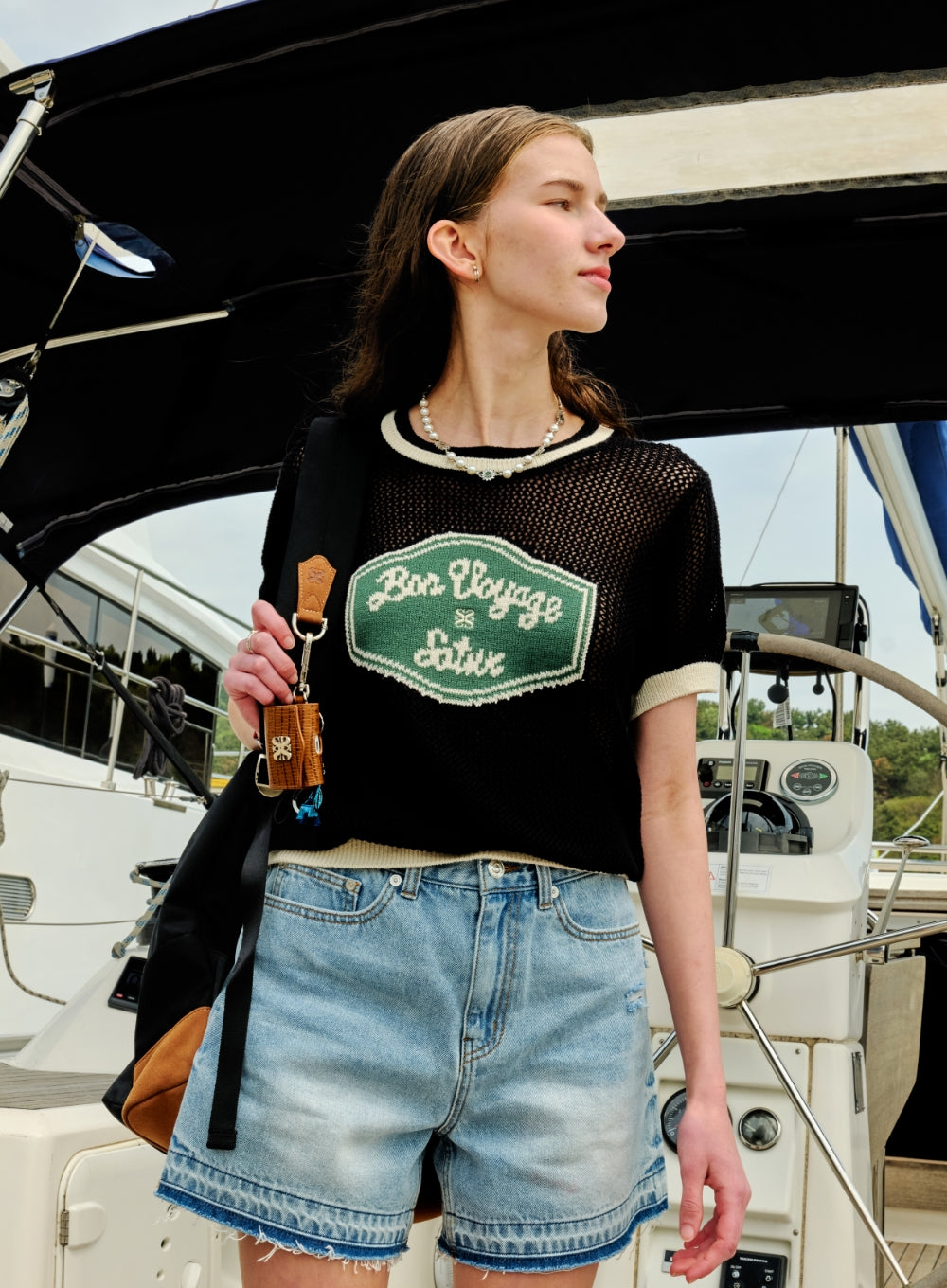 [satur] (W) Bon Voyage Artwork Logo Crew Neck Half Knit - Organic Black