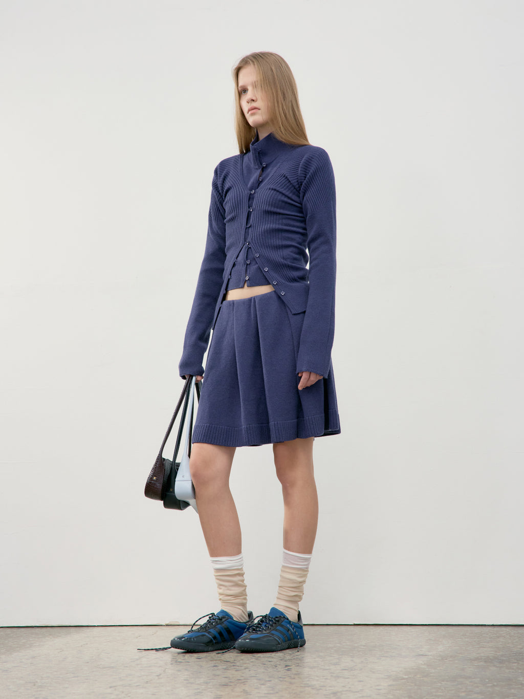 [Low Classic] Deep V-Neck Knit Cardigan_Navy